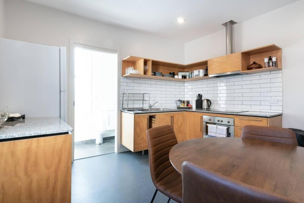 Appartement Generous Victorian Terrace In Cbd - Parking & Wifi à Launceston Extérieur photo