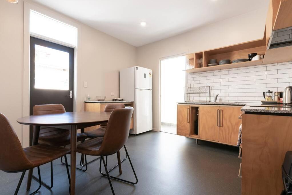 Appartement Generous Victorian Terrace In Cbd - Parking & Wifi à Launceston Extérieur photo