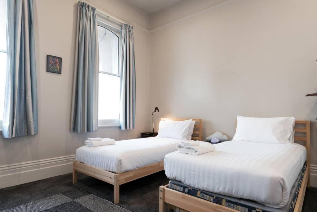 Appartement Generous Victorian Terrace In Cbd - Parking & Wifi à Launceston Extérieur photo